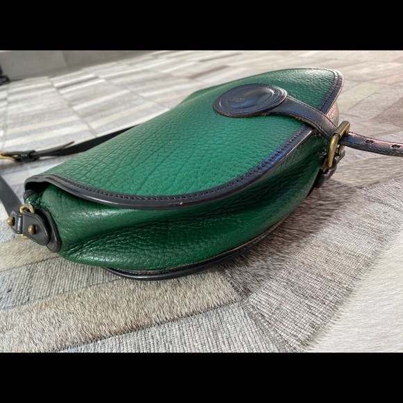 Vintage Dooney & Bourke in an Amazing Kelly Green - Picture 4 of 13